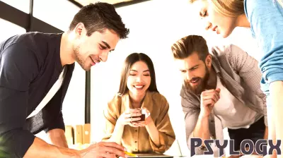 Psychology says people who fade into the background in groups usually possess these 8 hidden strengths that others completely miss