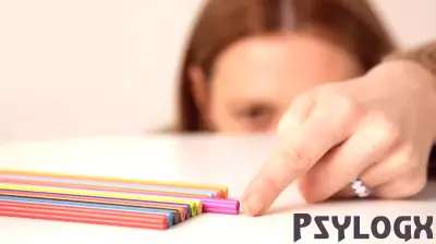 Psychology says perfectionism isn’t about high standards, it’s fear of not being good enough — and it shows up in 7 behaviors most people mislabel as discipline